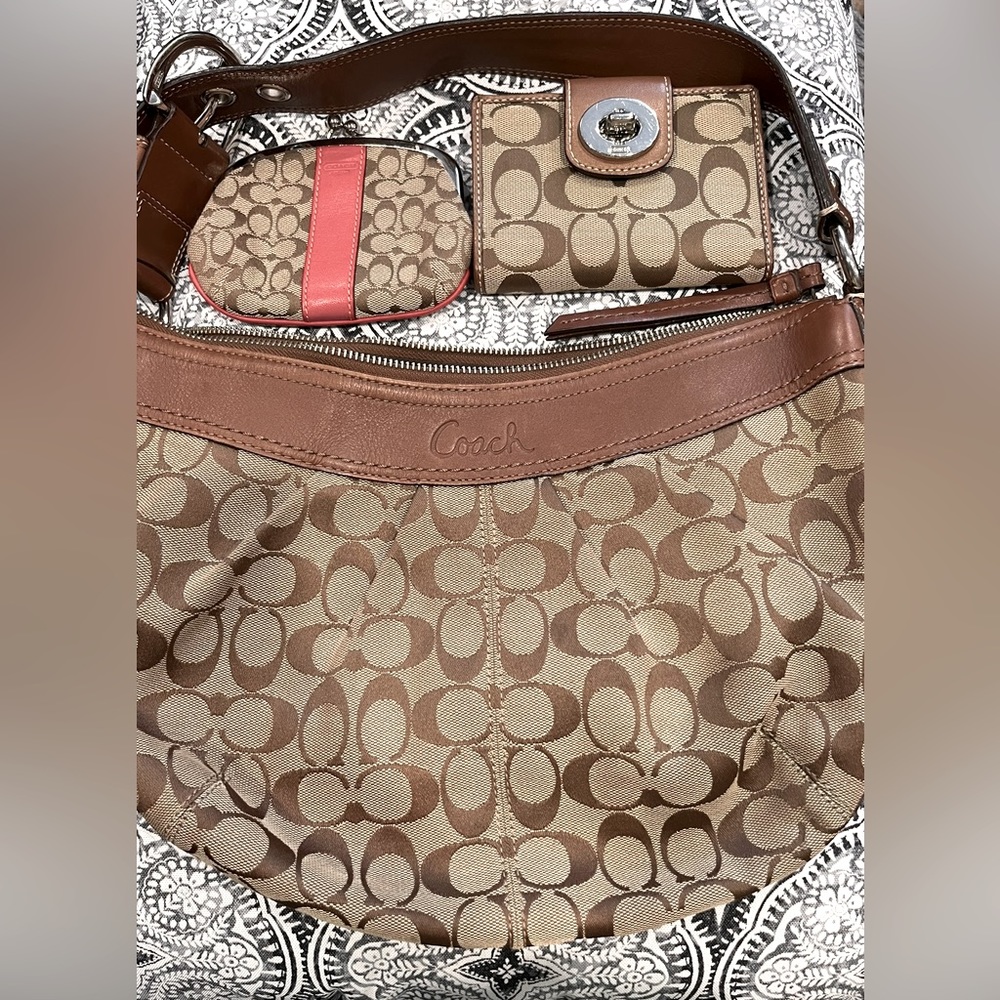 3 piece Coach Soho set signature in tan leather..wallet, change purse & bag